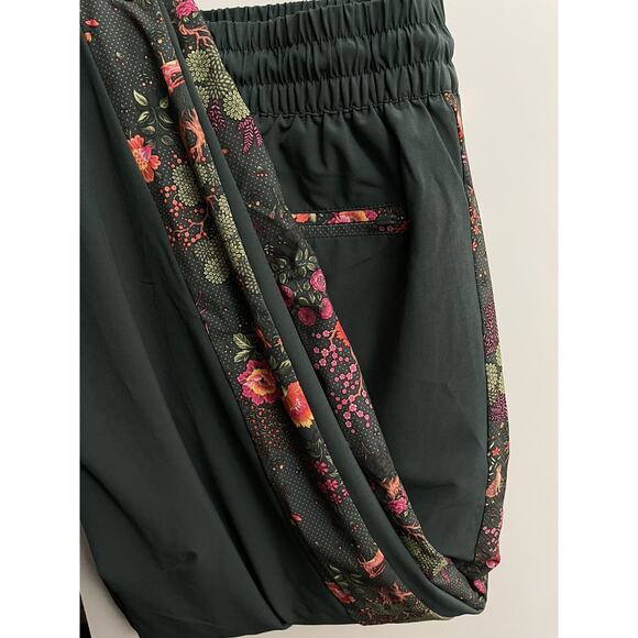 PUMA Women's x Liberty Track Pants NWOT Green Gables SIZE: M - Picture 4 of 4